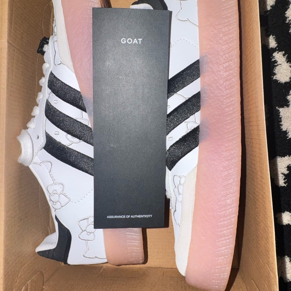 Adidas Women's White and Black Sneakers with Red Detail - Picture 6 of 10